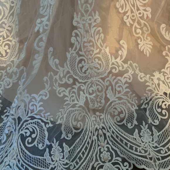 Allure Bridal Wedding Gown - Picture 11 of 13